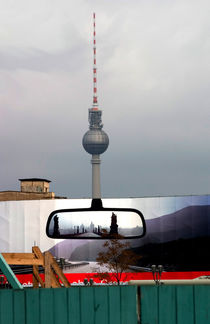 berliner fernsehturm im spiegel der zeit von frakn