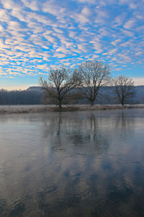 Flusslandschaft mit Wolken by Bernhard Kaiser
