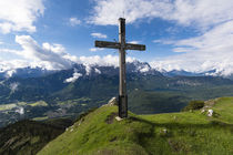 Hoher Ziegspitz Gipfelkreuz by Rolf Meier