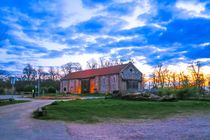 Whitlingham Visitor Centre at Sunset von Vincent J. Newman