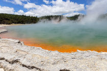 Champagne Pool in Wai-o-tapu, Rotorua by globusbummler