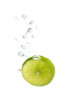 Lime in water with air bubbles von Bastian Linder