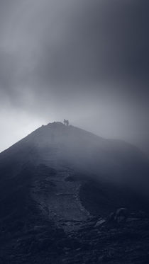 Fog over mountain von Tomas Gregor