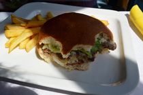 Angebissener Hamburger von art-dellas