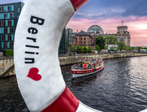 An der Spree in Berlin I von elbvue