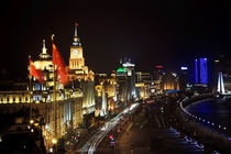 Shanghai Bund at Night With Cars von Danita Delimont