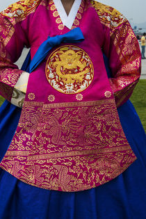 Traditional dress of a Korean woman, Gyeongbokgung Palace, S... by Danita Delimont
