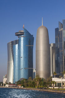 Qatar, Doha, Doha Bay, West Bay skyscrapers with World Trade... von Danita Delimont