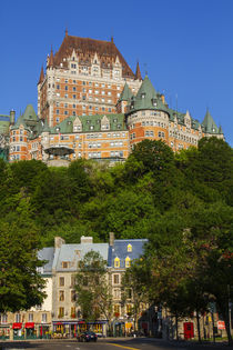 Canada, Quebec, Quebec City, lower old town with Chateau Fro... von Danita Delimont