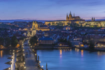 Charles Bridge Twilight von Danita Delimont