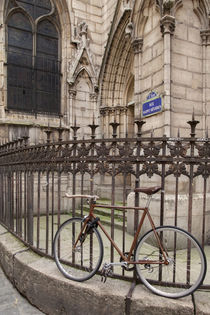 Bicycle chained to fence at Eglise Saint Severin in the Lati... von Danita Delimont