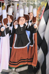 Dolls of Traditional Breton Women von Danita Delimont