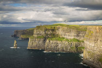 Setting sunlight over Cliffs of Moher, County Clare, Republi... von Danita Delimont