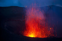 Volcano eruptions at Yasur Volcano, Island of Tanna, Vanuatu... von Danita Delimont