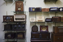 USA, Nebraska, Aurora, Plainsman Museum, antique radios von Danita Delimont