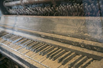 Antique piano, Ellis Island, New York, New York von Danita Delimont