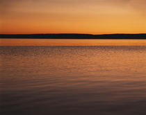 USA, Wyoming, View of Yellowstone lake at sunset von Danita Delimont