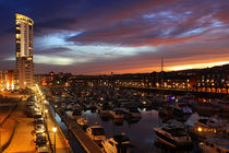 Night time on the Marina von Helen Parker