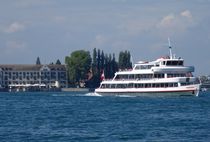 Bodenseeschiff vorm Inselhotel by kattobello