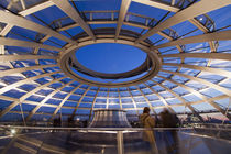 Reichstagskuppel, Fisheye, Dämmerung, Berlin  von travelstock44