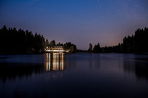 Restaurant am See bei Nacht von Manuel Wiemann