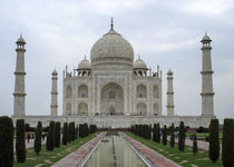 breathtaking Taj Mahal by jasminaltenhofen