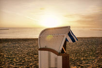 Strand bei Sonnenaufgang - Beach at sunrise von Thomas Klee