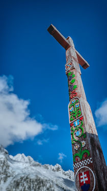The Cross. Symbolic cemetery in the High Tatras, Slovakia von Tomas Gregor