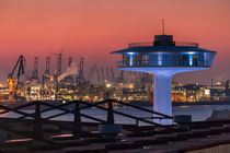 Elbtower im Abendrot von photobiahamburg