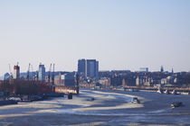 Hamburger Hafen im Winter. by fischbeck