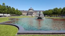 Colourful Wiesbaden 4: Light Blue & Red von Dirk Hendriks