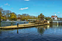 Approaching The Lock At Goring by Ian Lewis