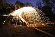 Spielplatz bei Nacht von Nadine Berlin