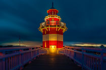 Leuchtturm in Rheinsberg zur blauen Stunde als Langzeitbelichtung von David Mrosek