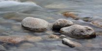 Steine im Bach by Bettina Schnittert