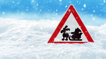 Straßenschild mit Weihnachtsmann von ollipic