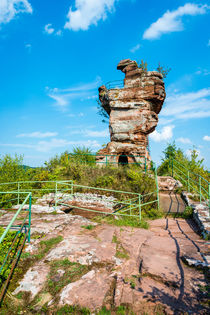 Drachenfels - Backenzahn 4 von Erhard Hess