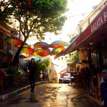 Colorful street after the rain von nessie