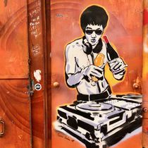 Paris Street Art - DJ von Simone Wilczek