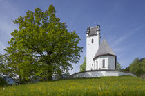 'Wallfahrtskirche St. Margarete, St. Margarethen, Brannenburg, Oberbayern, Bayern, Deutschland, Europa' by Torsten Krüger