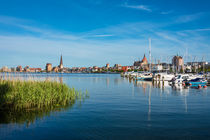 Blick von Gehlsdorf über die Warnow auf Rostock von Rico Ködder