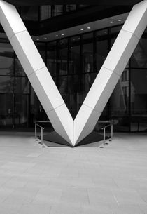 Gherkin V London by Julian Raphael Prante