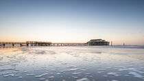 ...Strandbar am Horizont... von Ulla Moswald