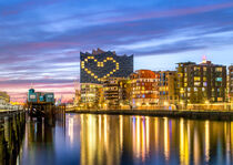 Hafen City mit Corona Herz by photobiahamburg