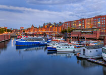 Hamburger Binnen Hafen by photobiahamburg