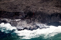 Lava fliesst ins Meer von Dirk Rüter