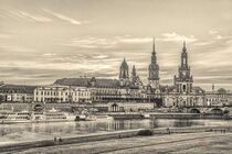 Dresden, Blick über Elbe zum Terrassenufer mit Schloss und Frauenkirche, sepia by Thomas Richter