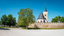 Burgkirche Ingelheim (1) by Erhard Hess