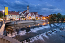 Nürtingen nächtliche Ansicht Neckar, Brücke und Flaniermeile Stadtbalkon. 