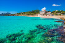 Beach Son Moll in Cala Ratjada on Majorca island, Spain, Mediterranean Sea von Alex Winter